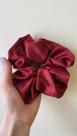 Garme Scrunchie de cetim premium Bordô Garme Scrunchie de cetim premium Bordô