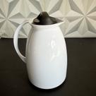 Garrafa térmica branca para café 650ml de cozinha com cabo cantinho do cafe com ampola de vidro branco unitermi Garrafa térmica branca para café 650ml de cozinha com cabo cantinho do cafe com ampola de vidro branco unitermi