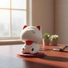 Gato Sorte Branco 9 Cm Alt. Mexe Cabeça Olho Fechado Maneki