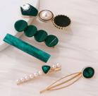 Hair Clips - UN