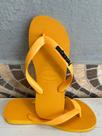 Havaianas top amarelo pop+ pingente placa pretoca