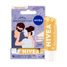 Hidratante Labial Nivea Bridgerton Biscoito de Baunilha 24H de Hidratação 4,8g Edição Limitada Hidratante Labial Nivea Bridgerton Biscoito de Baunilha 24H de Hidratação 4,8g Edição Limitada