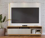 Home Theater Jordão com Painel Chanfrado c/ Led nas Prateleiras com Pés - Off White/Freijó
