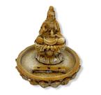 Incensario kuanyn patinado sentado na flor de lotus 8 cm em resina