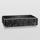 Interface de áudio Behringer U-phoria UMC204HD