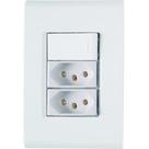 Interruptor Simples + Tomada Dupla 20A Branco 4X2 Tramontina Interruptor Simples + Tomada Dupla 20A Branco 4X2 Tramontina