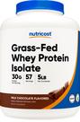 Isolado de proteína de soro de leite alimentado com capim Nutricost (chocolate) de 5 libras sem transgênicos, sem glúten, sabores naturais