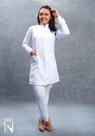 Jaleco feminino branco gola padre de botões embutidos com punho confeccionado em gabardine.