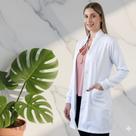 Jaleco Feminino Profissional Branco Uso Hospitalar, Laboratório e Estética Manga Longa Jaleco Feminino Profissional Branco Uso Hospitalar, Laboratório e Estética Manga Longa