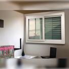 Janela de PVC Acustica Sobrepor 100x100cm com 2 Folhas e Vidro Laminado Itec Brimak Branco Janela de PVC Acustica Sobrepor 100x100cm com 2 Folhas e Vidro Laminado Itec Brimak Branco