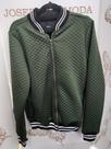 Jaqueta Bomber na cor verde com preto