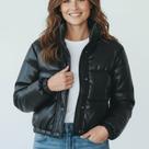 Jaqueta Puffer Cropped Couro PU Feminina com Capuz Removivel