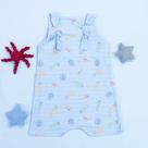 Jardineira em Cotton Fresco e Macio com Alças Ajustáveis Perfeita para o Verão Fundo do Mar Jardineira em Cotton Fresco e Macio com Alças Ajustáveis Perfeita para o Verão Fundo do Mar