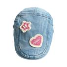 Jeans unissex de boné plano com manchas de estrelas e corações 23x13x16cm Jeans unissex de boné plano com manchas de estrelas e corações 23x13x16cm