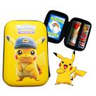 Jogo de 45 Cartas Pokemon com case Pikachu de Bone