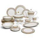Jogo de Aparelho de Jantar em Porcelana Branca e Filetes à Ouro 62 Peças 45x63x57cm Jogo de Aparelho de Jantar em Porcelana Branca e Filetes à Ouro 62 Peças 45x63x57cm