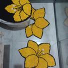 Jogo de banheiro frufru orquídea amarela - 3 peças - etc e tal artesanato Jogo de banheiro frufru orquídea amarela - 3 peças - etc e tal artesanato