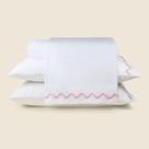 Jogo de Cama Lines Microfibra Branco com Bordado Rosa - ACASA