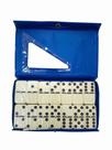 Jogo de Dominó Deluxe, 28 Peças, Material Resistente, Pino Metálico Central, Numerado em Preto, 4,9cm x 2,5cm x 1cm. Material resistente