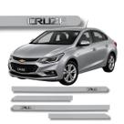 Jogo de Friso Chevrolet Cruze Grafia Cromada Alto Relevo Ponta Redonda Cores Protetor de Porta