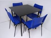 Jogo de mesa com 4 cadeiras Iso empilhavel Jogo de mesa com 4 cadeiras Iso empilhavel