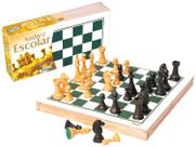 Jogo de Xadrez com Caixa de Madeira e Peças Plásticas Jogo de Xadrez com Caixa de Madeira e Peças Plásticas