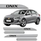 Jogo Friso Lateral Chevrolet Onix Prata Switchblade Grafia Original 2012 A 2022