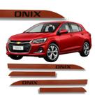 Jogo Friso Lateral Chevrolet Onix Vermelho Carmim Grafia Original 2020 A 2022