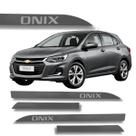 Jogo Friso Lateral Onix Prata Shark Hatch e Sedan Grafia 2023 2024
