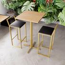 Jogo Mesa Alta Bistrô Quadrada Pinus 2 Banquetas Estofado Confort Industrial Dourado Jogo Mesa Alta Bistrô Quadrada Pinus 2 Banquetas Estofado Confort Industrial Dourado