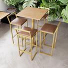 Jogo Mesa Alta Bistrô Quadrada Pinus 4 Banquetas Estofado Confort Industrial Dourado