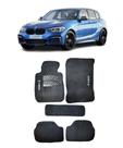 Jogo Tapete Carpete BMW 120i 2007 a 2011 com Logo Bordado Preto - 500.311PTO Jogo Tapete Carpete BMW 120i 2007 a 2011 com Logo Bordado Preto - 500.311PTO