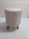 Kit 02 Puffes Decorativo Redondo 40x30 pés palito cor caramelo, tecido Suede Bege