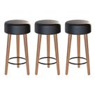 Kit 03 Banquetas Baixa Cozinha Paris Estofada D-33 Pés de Madeira Rosqueáveis Corano Preto - Desk Design Kit 03 Banquetas Baixa Cozinha Paris Estofada D-33 Pés de Madeira Rosqueáveis Corano Preto - Desk Design