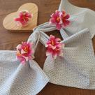 Kit 10 Guardanapos de Tecido Trama Cinza e 10 Anéis PG Flor de Lírio Pink