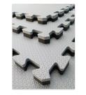 Kit 12 Tatames EVA 40mm 50x50x4cm BICOLOR CINZA e PRETO