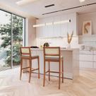 Kit 2 Banquetas Altas Com Encosto Rattan e Apoio Para os Pés Madeira CabeCasa MadeiraOriginals Kit 2 Banquetas Altas Com Encosto Rattan e Apoio Para os Pés Madeira CabeCasa MadeiraOriginals