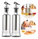 Kit 2 Galheteiros Porta Azeite Vinagre Vidro e Aço Inox com Dosador 500ML Vidro Inox Duhome Kit 2 Galheteiros Porta Azeite Vinagre Vidro e Aço Inox com Dosador 500ML Vidro Inox Duhome