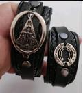 Kit 2 Pulseiras Em Couro Com 2 Regulagens Cada Uma