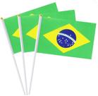 Kit 3 Bandeiras do Brasil Dupla Face com Mastro Resistente e Ideal para Áreas Externas Kit 3 Bandeiras do Brasil Dupla Face com Mastro Resistente e Ideal para Áreas Externas