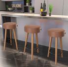 Kit 3 Banquetas Estofadas Altas Londres Estilo Moderno para Cozinha, Área Gourmet e Balcão - Salaone Kit 3 Banquetas Estofadas Altas Londres Estilo Moderno para Cozinha, Área Gourmet e Balcão - Salaone