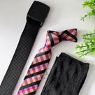 Kit 3 Itens Gravata Xadrez com Cinto Catraca Sport Fino Fivela Catraca e Meia Social Masculina Presente Pratico Kit 3 Itens Gravata Xadrez com Cinto Catraca Sport Fino Fivela Catraca e Meia Social Masculina Presente Pratico