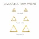 Kit 3 Pares de Brincos Femininos Dourados Triangulares com Pedra e Vazados Kit 3 Pares de Brincos Femininos Dourados Triangulares com Pedra e Vazados