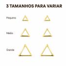 Kit 3 Pares de Brincos Femininos Dourados Triangulares em Tamanhos Diferentes Kit 3 Pares de Brincos Femininos Dourados Triangulares em Tamanhos Diferentes