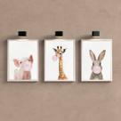 Kit 3 Quadros Bichinhos Chicletes Rosa 45x34cm Kit 3 Quadros Bichinhos Chicletes Rosa 45x34cm