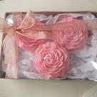 Kit 3 Velas Flor Grandes Aromáticas Cor Rosa Caixa Presente
