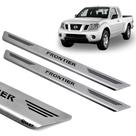 Kit 4 Aço inoxidável 304 escovado 2 Soleiras Dianteira e 2 Soleiras Traseiras pra NISSAN FRONTIER 2012 até 220 Kit 4 Aço inoxidável 304 escovado 2 Soleiras Dianteira e 2 Soleiras Traseiras pra NISSAN FRONTIER 2012 até 220