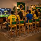 Kit 4 Banquetas Madeira Copa do Mundo Brasil Assento Estofados Hellen Kit 4 Banquetas Madeira Copa do Mundo Brasil Assento Estofados Hellen