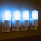 Kit 4 Luminária Tomada Abajur Led Mini Luz Noturna Bivolt Suave Luz Branca