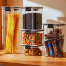 Kit 5 Potes Herméticos Acrilico Mantimento Quadrado Com Travas Laterais Empilháveis Conjunto De Pote Alimentos Linha Slim Cozinha